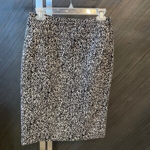 WHBM wool blend size 4 white house black market skirt